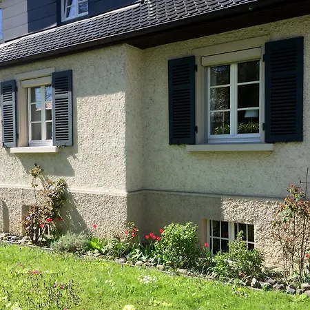 Koechlin - Charmante Doppelhaushaelfte Mit Garten Und Parkplatz